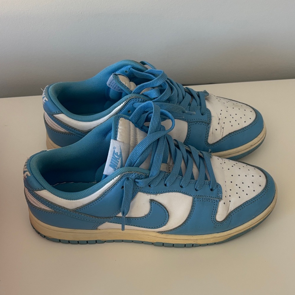 Nike Men’s UNC Dunks Size 8.5- WITH BOX
